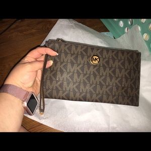 Michael Kors Jet Set Wristlet in Brown